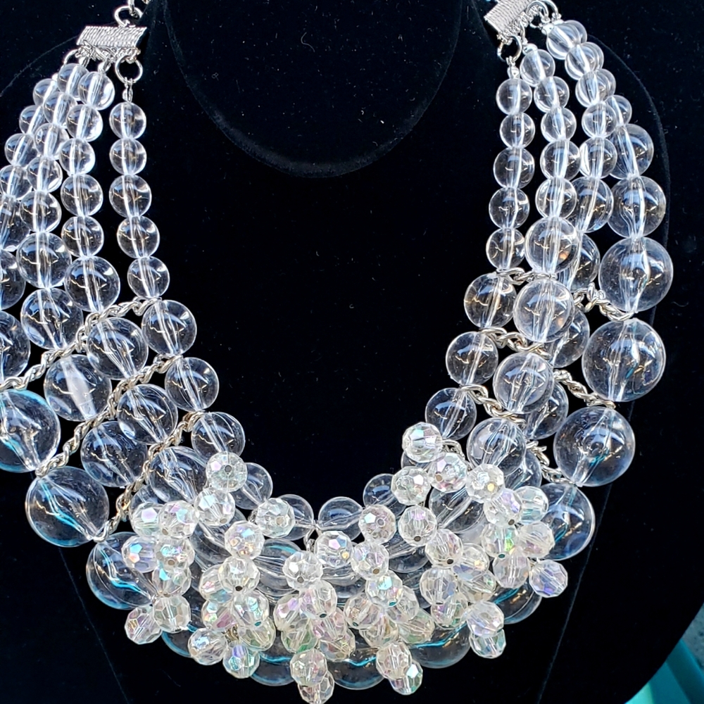 Lucite necklace set